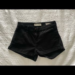 Stretchy jean shorts !